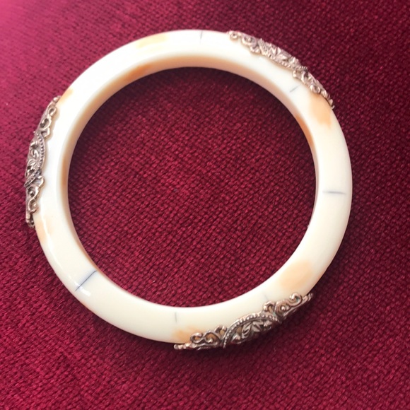 Vintage, bone  bangle - Picture 2 of 4